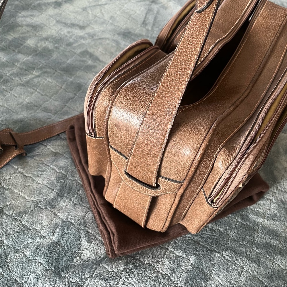Gucci Brown and Tan Belt Bag with Structured Design - Picture 14 of 16